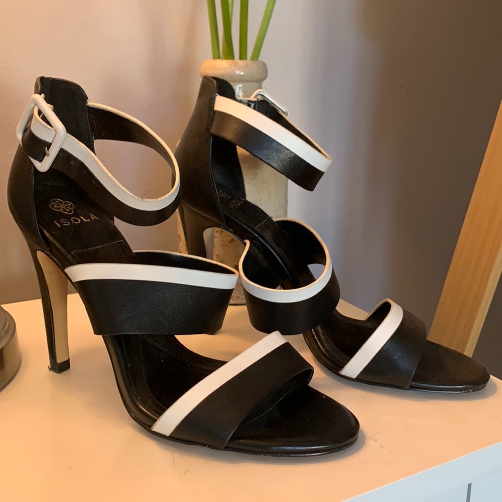 Isolá black and white pumps, perfect condition!